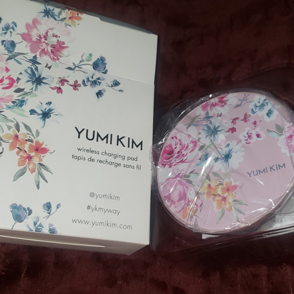 Yumi Kim Wireless Charging Pad